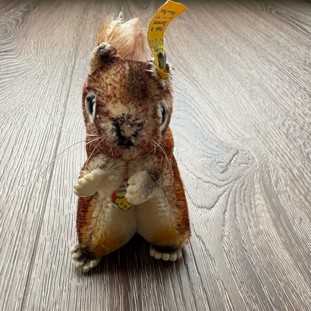 Vintage 1960s Steiff Perri the Squirrel - Picture 2 of 5